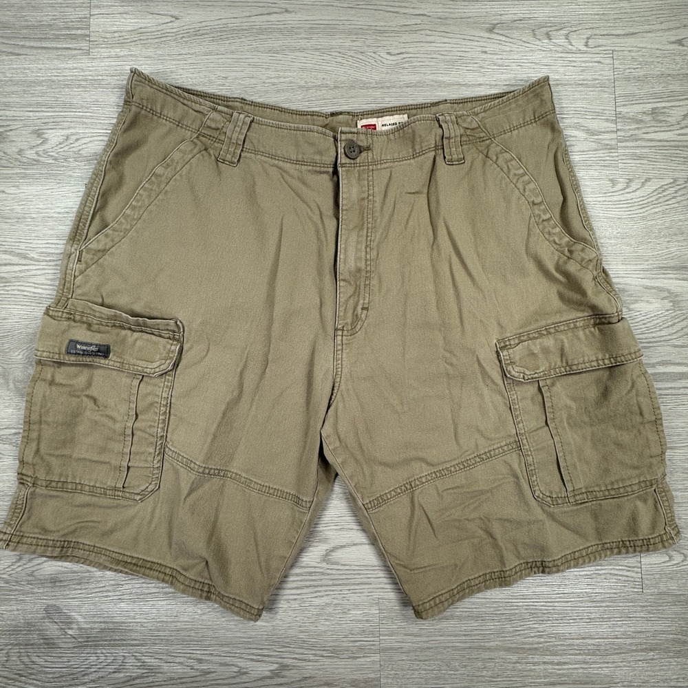 Wrangler Mens Cargo Shorts Relaxed Brown 38 Cotton Blend Stretch Utility Pockets